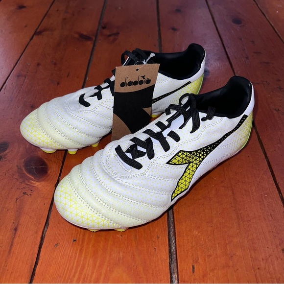 ***NWT*** Diadora White & Neon Yellow Soccer Cleats - Picture 2 of 9